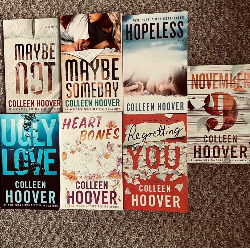 Selling Colleen Hoover Book bundle. Read them all, in excellent condition !!!